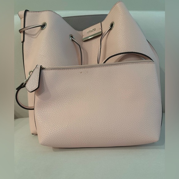 Guess Bucket Bag - Picture 7 of 8